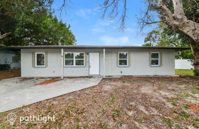 2311 24th Avenue West - 2311 24th Avenue West, Bradenton, FL 34205