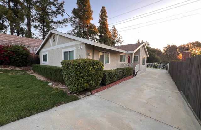 4318 Alta Canyada Road