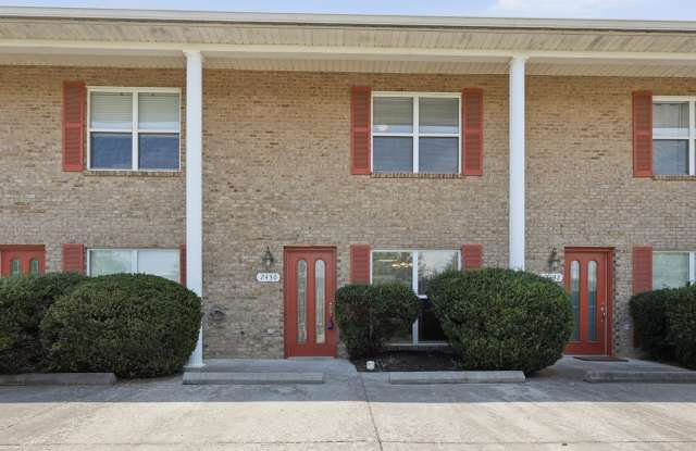 City of Maryville 37801 - Beautifully Updated 2-Bedroom, 2.5-Bath Townhome. Contact Vicki Everbach (865) 679-1715