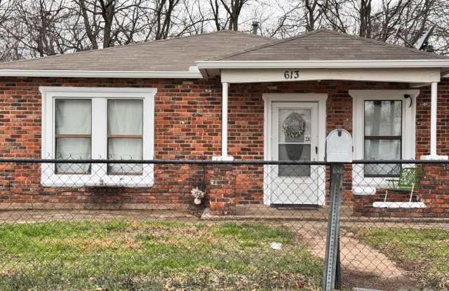 Photo of 3 BEDROOM 1 BATHROOM BRICK HOME FOR RENT!