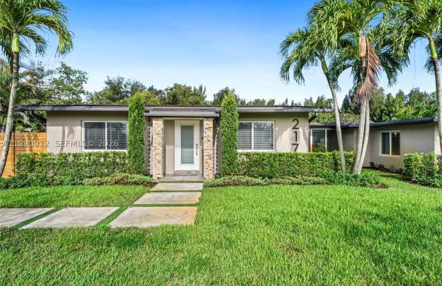 217 E Acre Dr