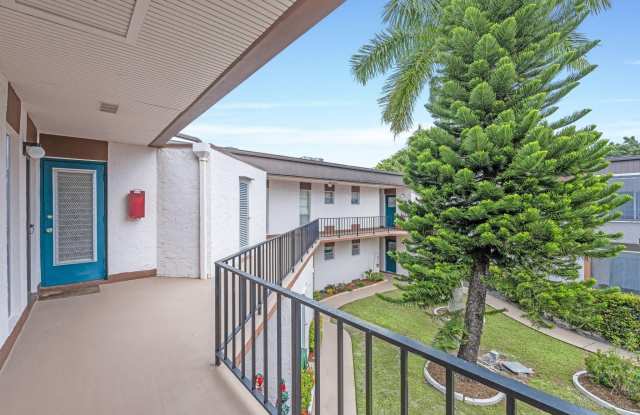 3 Greenway Village North