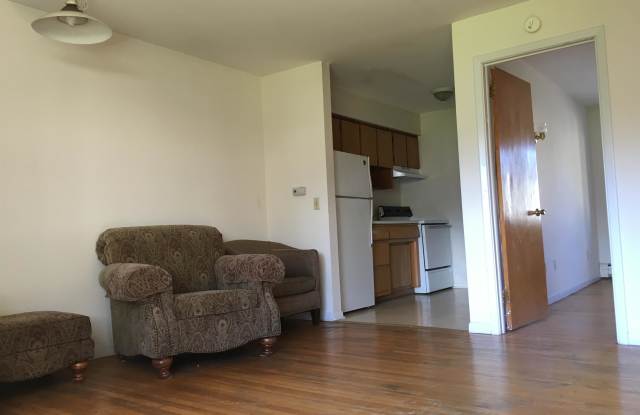 477 Winton Road North - 1