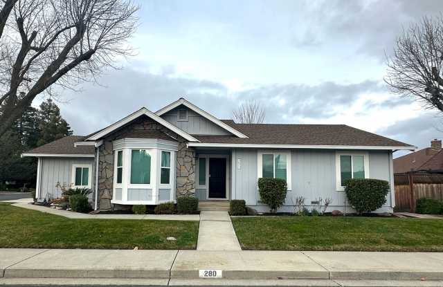 Beautiful 3 Bedroom on corner lot with RV parking in Brentwood