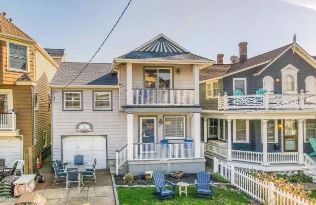 6 1/2 Embury Avenue