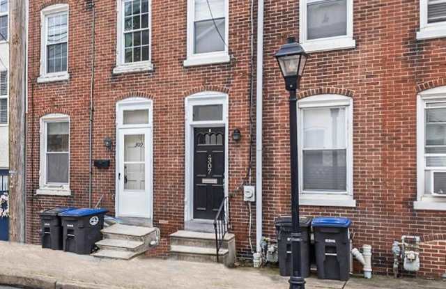 309 E HECTOR STREET