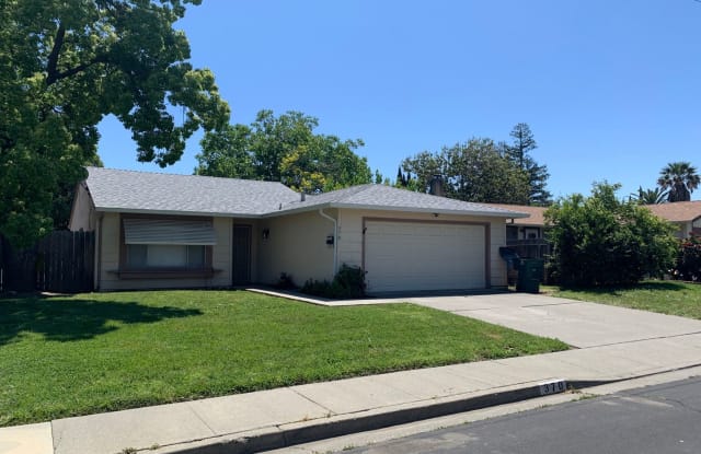 370 Yellowstone Drive - 370 Yellowstone Drive, Vacaville, CA 95687