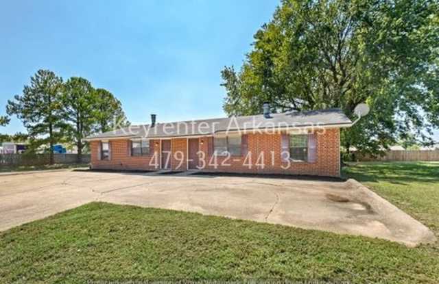Cozy 2 Bedroom Duplex with Fireplace & Spacious Backyard!