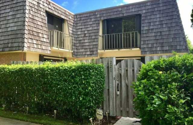 Photo of 221 Lake Arbor Drive