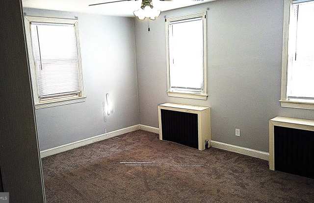 820 TAYLOR Street NE unit: 3