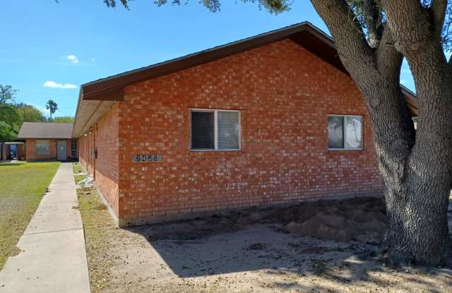 Photo of 2425 Tamarack Avenue - B