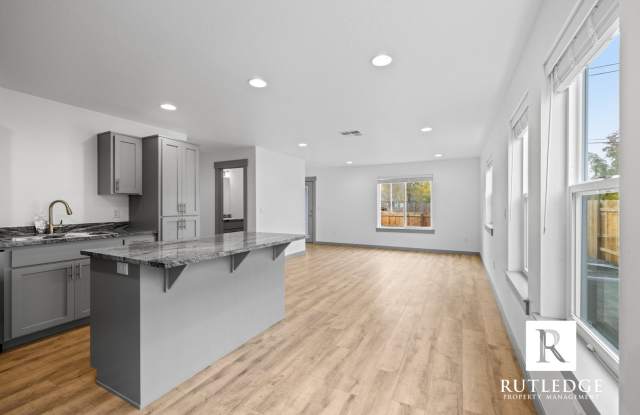 3 Bed/2.5 Bath Townhome in Medford