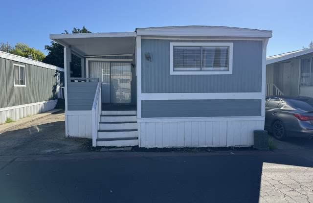 63 Ernie St