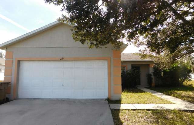 Single Family Home in Poinciana