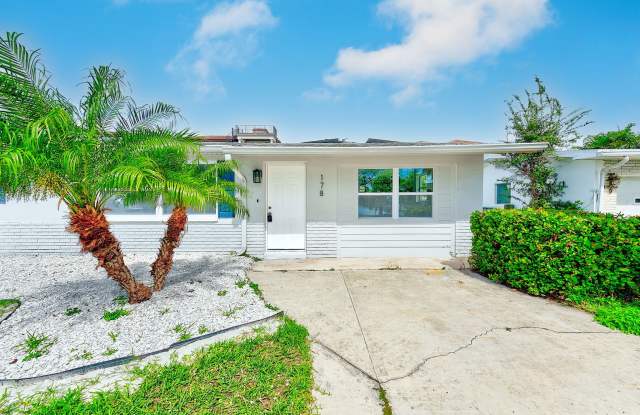Completely Remodeled 3 Bedroom, 2 Bath Beach Bungalow