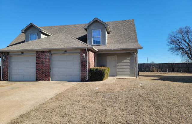 2 Bed 2 Bath with a 1 Car Garage - 2915 Creekside Drive, Catoosa, OK 74015