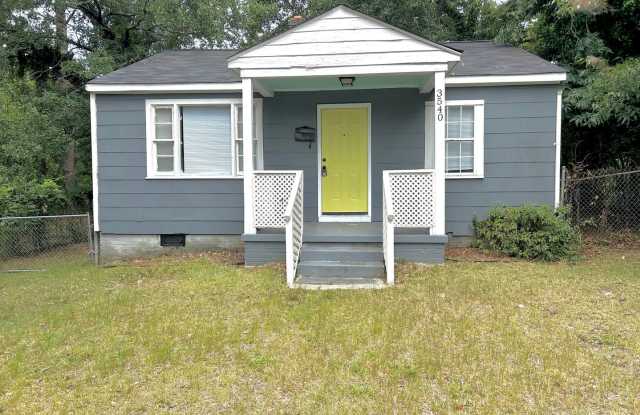 Beautifully remodeled 2-bedroom, 1-bathroom home with a perfect blend of comfort and convenience