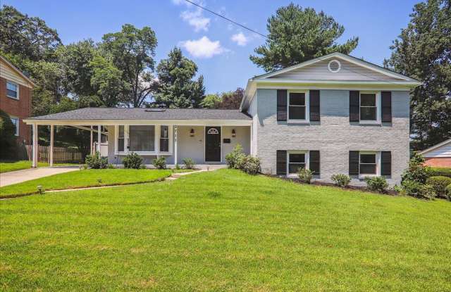 COMING SOON - Fresh and Updated - 4Bed/3Bath Split Level  w/ spacious yard