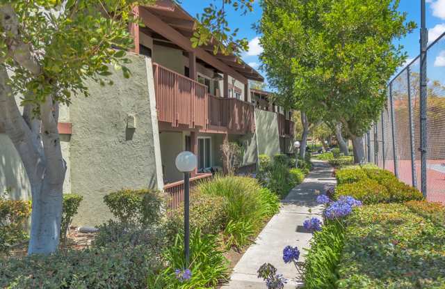 1040 W Macarthur Blvd #48