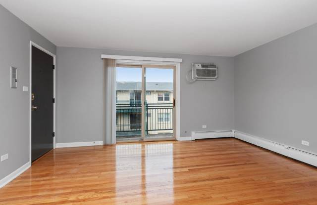 3731-3733 W 63rd (West Lawn)