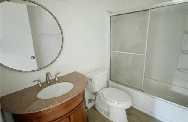 1905 Sierra Leone Avenue