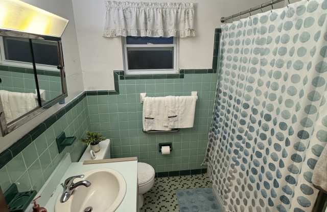 225 East Walnut Street