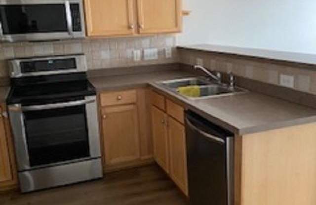 16 Minots Ledge Lane