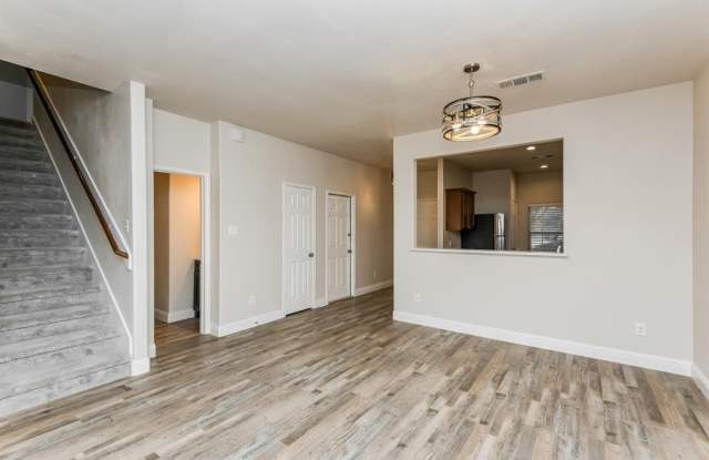 128 Dodge City Court