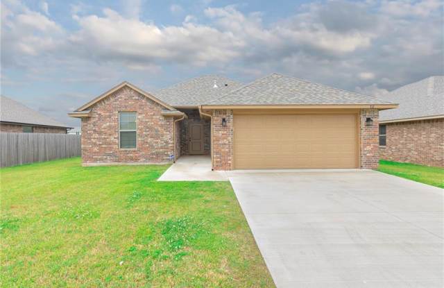 521 Whispering Oaks Boulevard - 521 Whispering Oaks Street, Moore, OK 73160