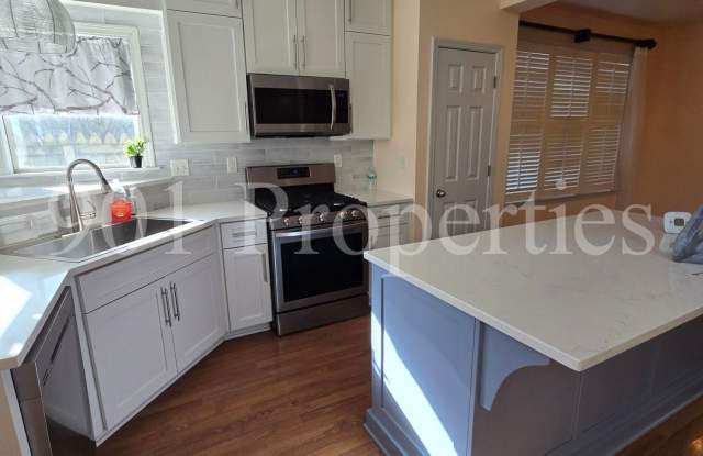 1220 Harbor River Dr