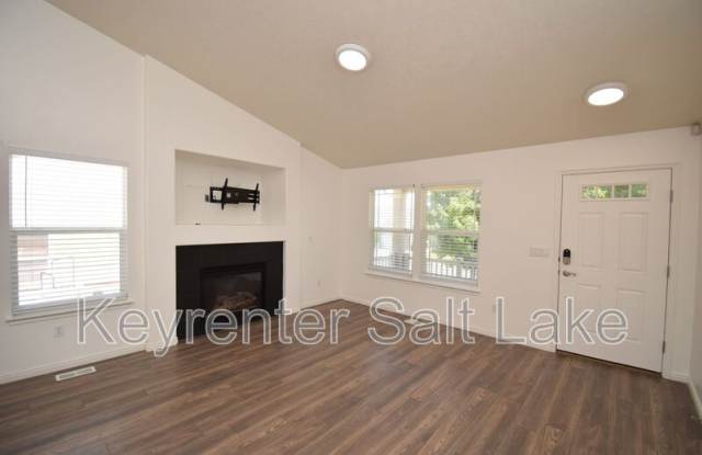 13708 Daggerwing Way