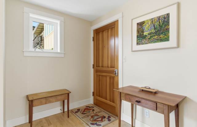 Boutique Bainbridge Condominium