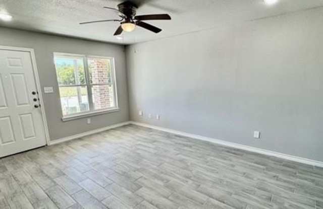 2108 Saulsbury Drive