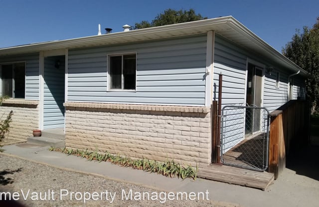 822 Apache Ave - 822 Apache Avenue, Aztec, NM 87410