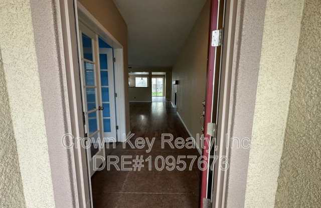 2568 Tapestry Street