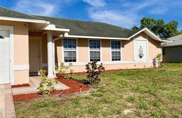 621 SW 10th PL - 621 Southwest 10th Place, Cape Coral, FL 33991