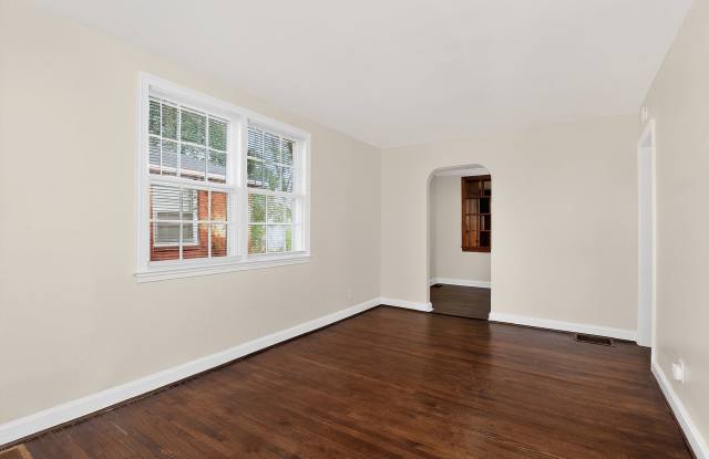 Cozy 3 Bedroom House in NoDa!