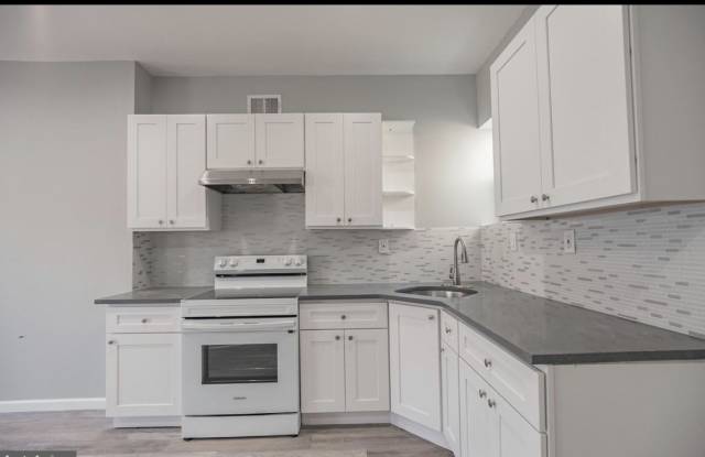 2224 North Van Pelt Street