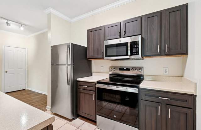 Indigo Pointe Apartments