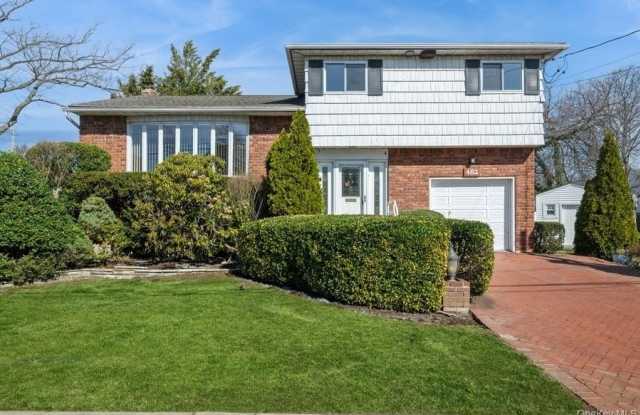 482 Harbor Drive