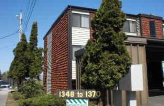 Classic 2 Bedroom 2 Bath Condo near Lakeway!