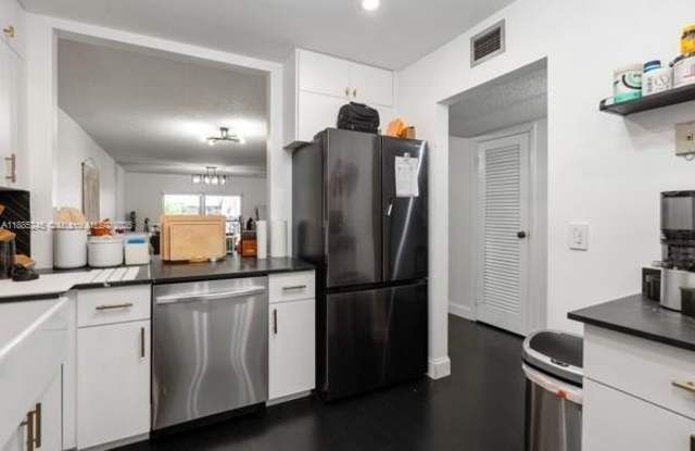 6061 N Falls Circle Dr