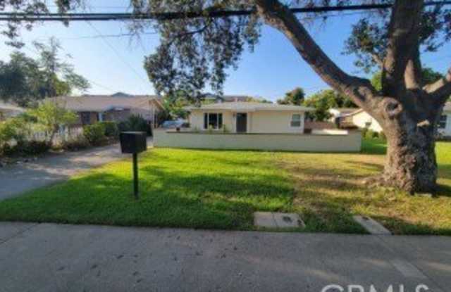 311 W Green
