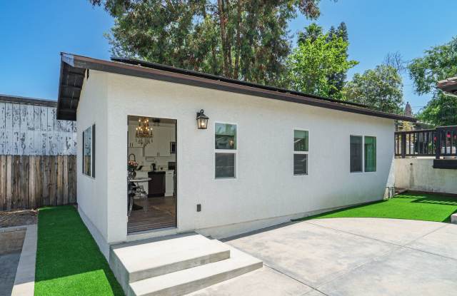 Photo of 9932 Sierra Madre Road