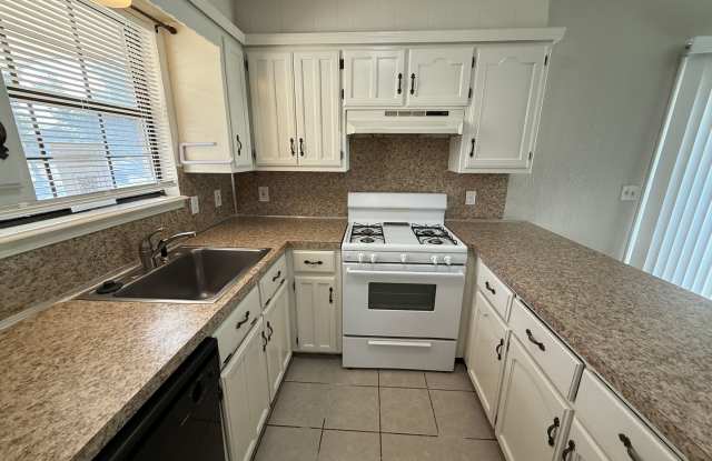 Photo of 5728 S. Vancouver Ave