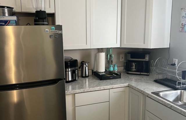 Photo of 1917 W Madison St