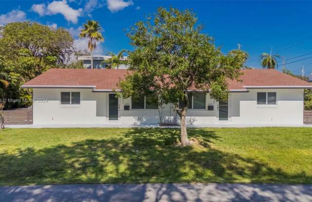 1421 NE 30th Ct - 1421 Northeast 30th Court, Oakland Park, FL 33334