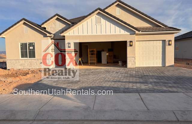 Brand New 4 bed 3 bath home in Desert Canyons