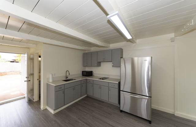 723 Hoomalimali Street - Back 1