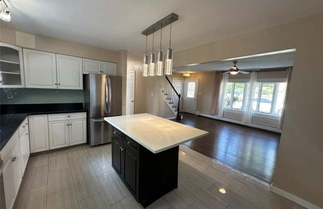 777 Oakwood Lane
